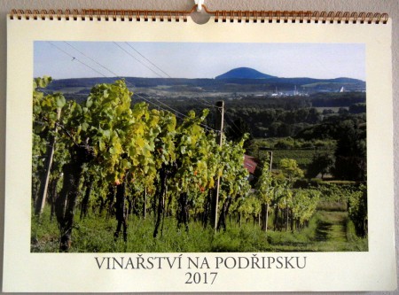 Kalendář "Vinařství na Podřipsku" byl sestaven z fotografií Svatavy a Terezy Jirmusových, tedy dcery a vnučky manželů Podrábských 